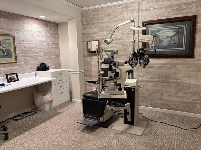 More Photos Of 3831 E First St, Blue Ridge Office For Sale