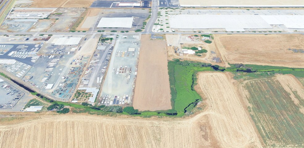 More Photos Of 10351 Live Oak Ave, Galt Truck Terminal For Lease