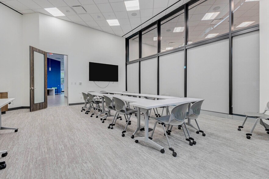 More Photos Of 1800 Bering Dr, Houston Office For Lease