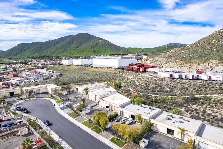 More Photos Of 1737 Production Cir, Jurupa Valley Warehouse For Sale