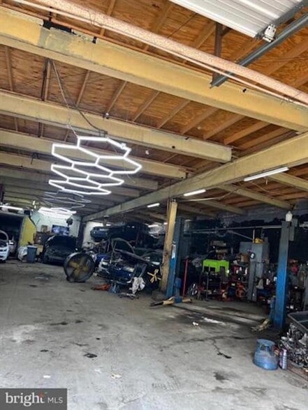 More Photos Of 873 N 45th St, Philadelphia Industrial For Sale