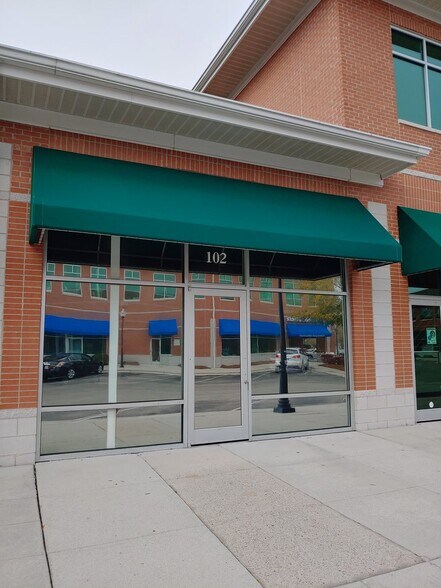More Photos Of 2512 Independence Blvd, Wilmington Office For Lease