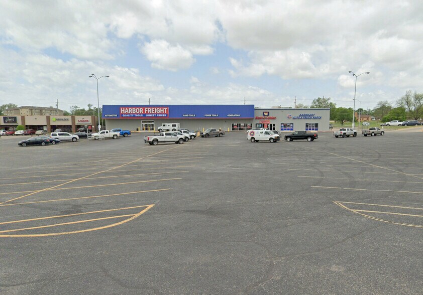 Primary Photo Of 1225-2297 N Highway 81, Duncan Unknown For Lease