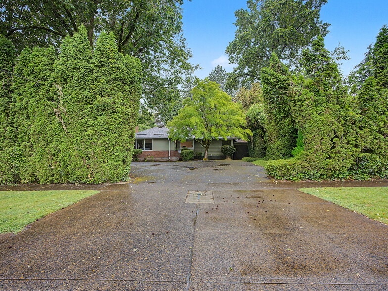 More Photos Of 10423 SE 23RD Ave, Portland Medical For Sale