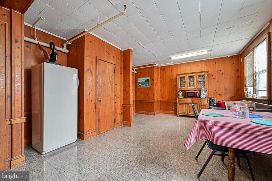 More Photos Of 13 N East Blvd, Vineland Flex For Sale