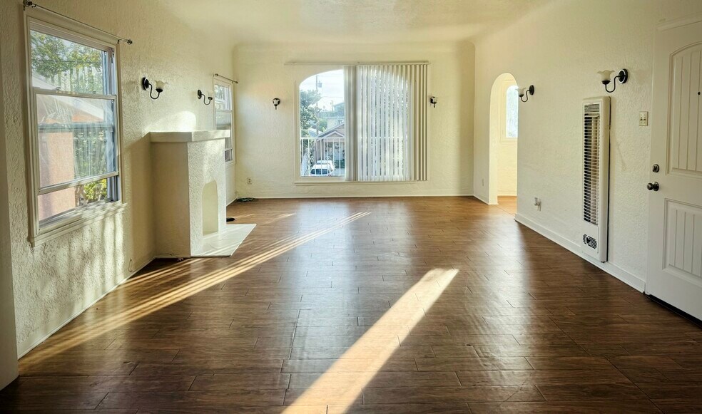 More Photos Of 1043 Stanley Ave, Long Beach Apartments For Sale