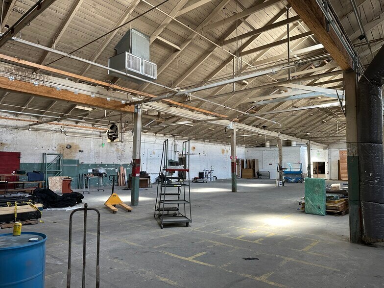 More Photos Of 2130-2220 Livingston St, Oakland Light Manufacturing For Lease