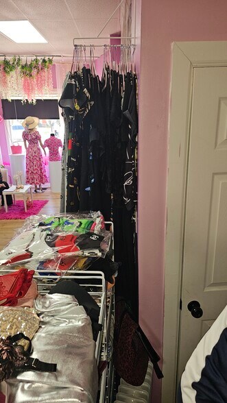 More Photos Of 5824 Torresdale Ave, Philadelphia Storefront Retail Residential For Sale