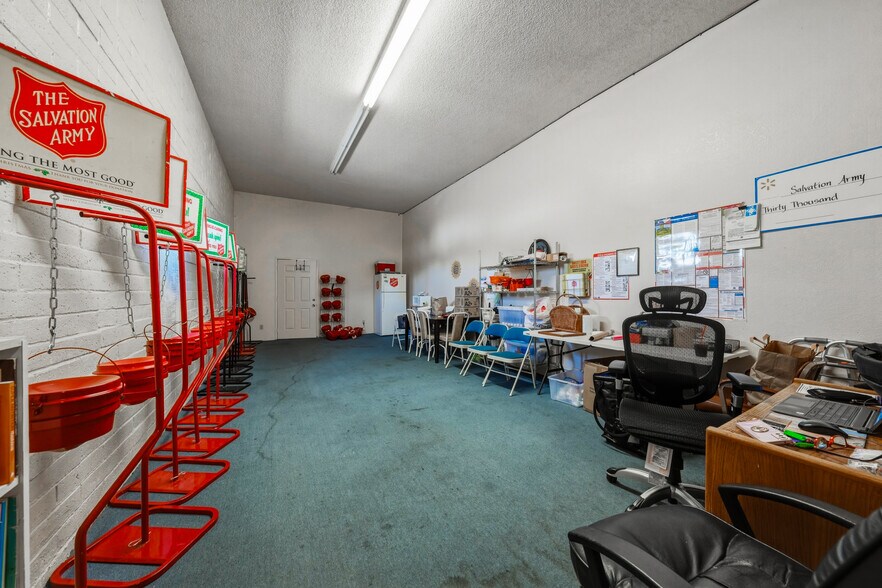 More Photos Of 14420 Lakeshore Dr, Clearlake Office For Sale