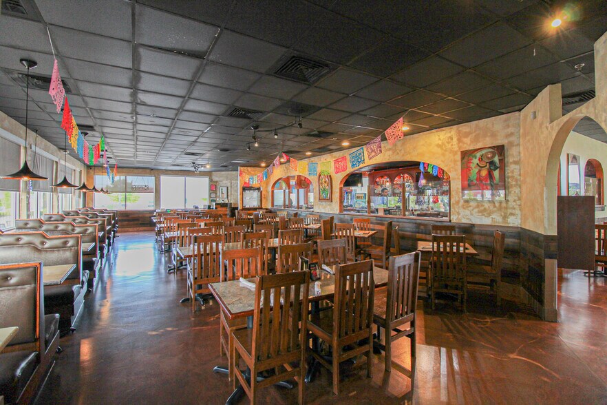 More Photos Of 2423 N Kossow Rd, Waukesha Restaurant For Lease