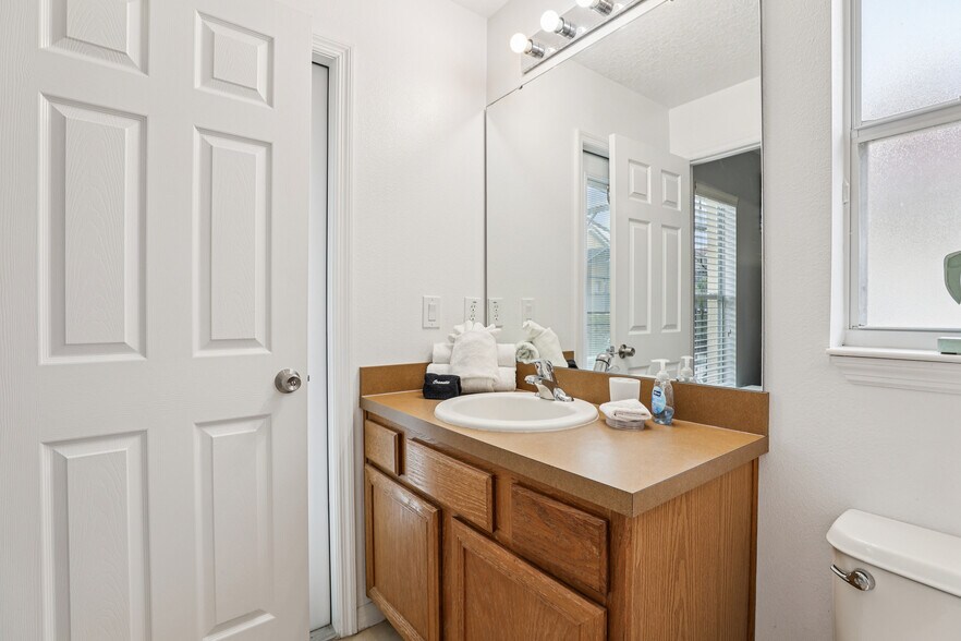 More Photos Of 136 Rosso Dr, Davenport Specialty For Sale
