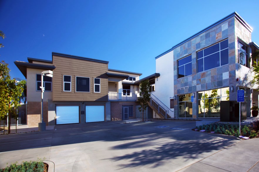 More Photos Of 5055 N Harbor Dr, San Diego Office For Lease