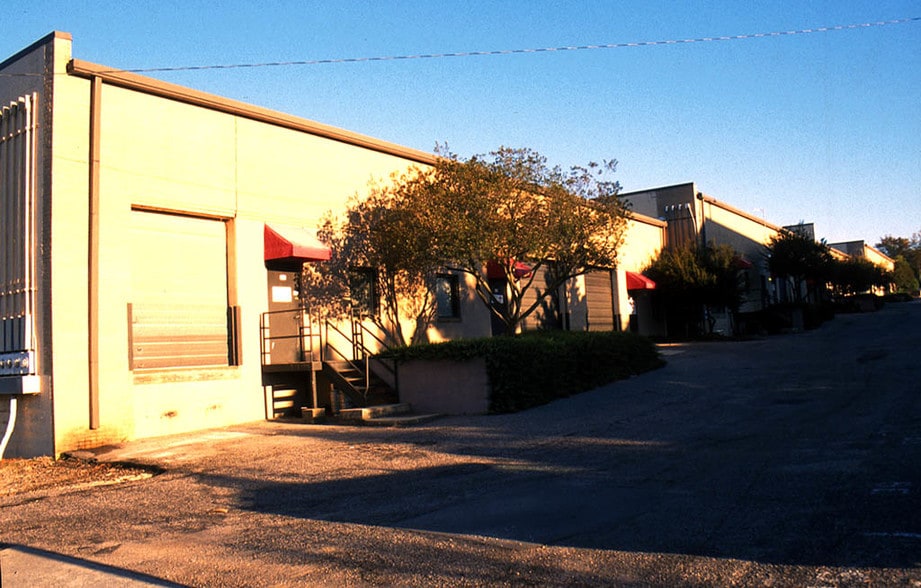 More Photos Of 2810 Yonkers Rd, Raleigh Light Manufacturing For Lease