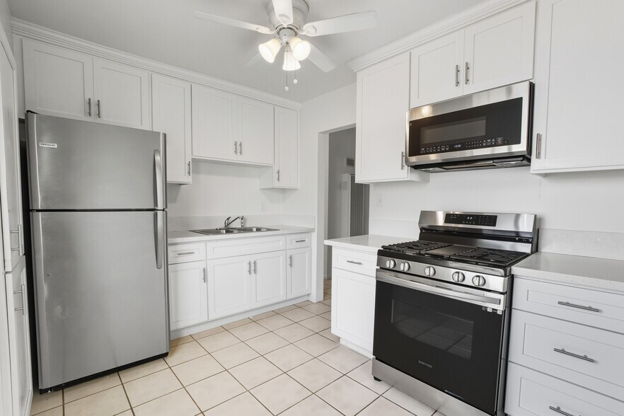 More Photos Of 165 20th St, San Diego Apartments For Sale