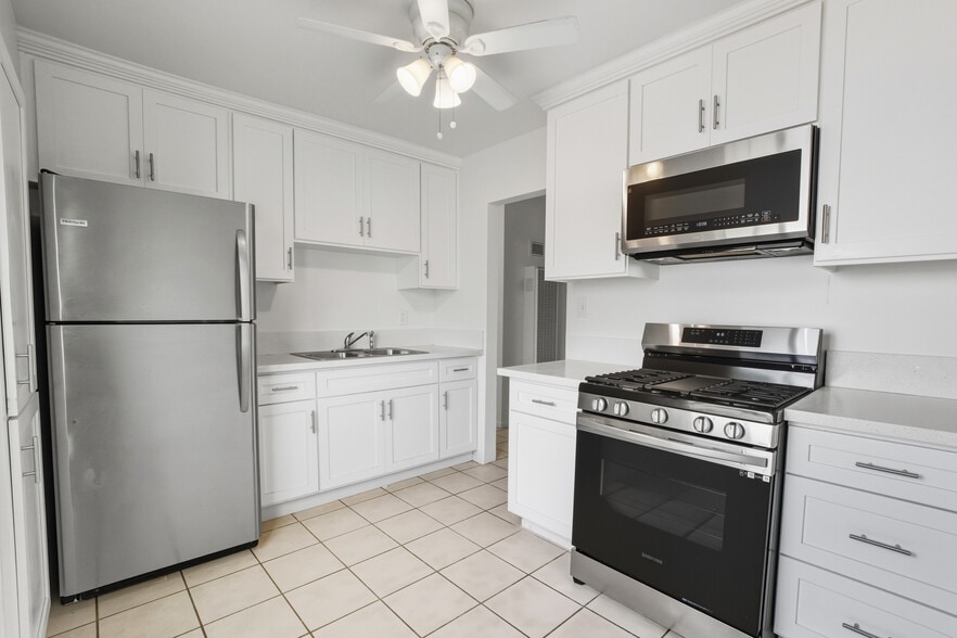 More Photos Of 165 20th St, San Diego Apartments For Sale