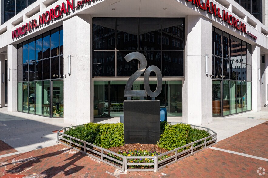 More Photos Of 20 N Orange Ave, Orlando Office For Lease