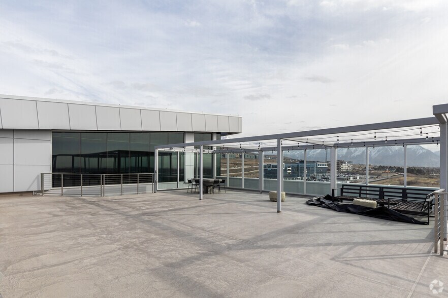 More Photos Of 3300 N Triumph Blvd, Lehi Office For Lease