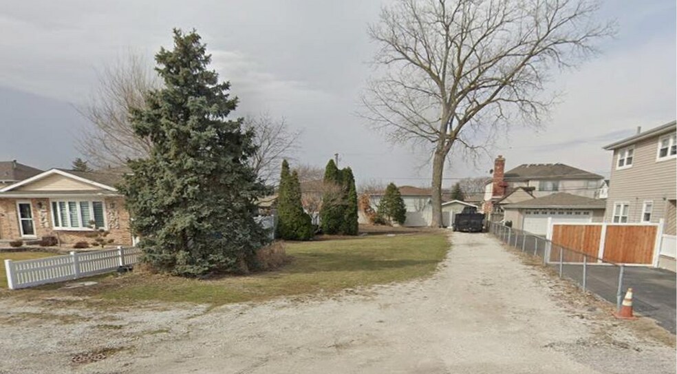 More Photos Of 8428 S 78th Ct, Justice Land For Sale