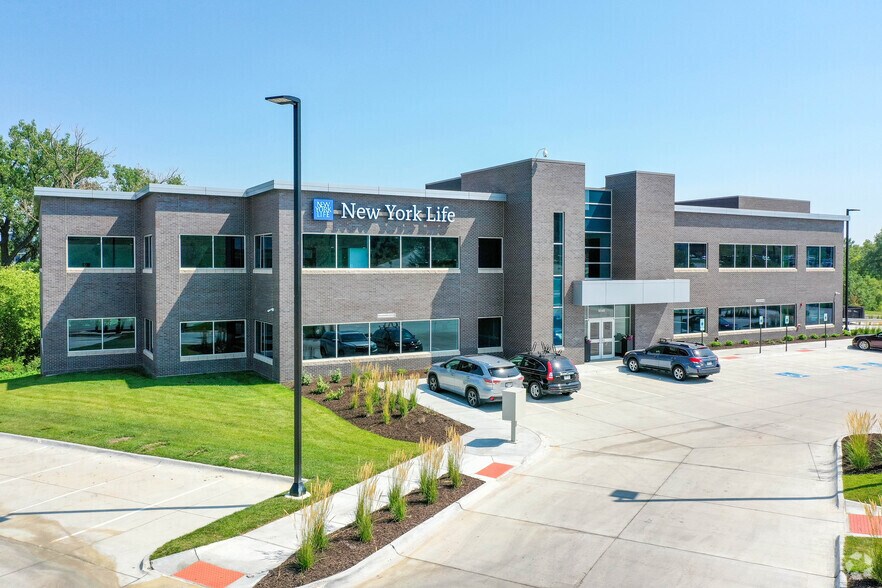 More Photos Of 18140 Burke St, Elkhorn Office For Lease