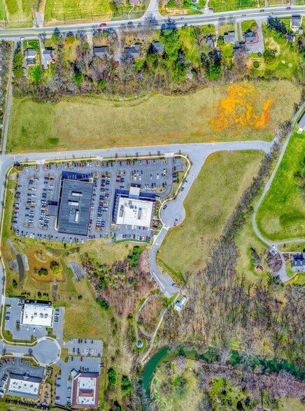 More Photos Of 1190 Imperial Dr, Hagerstown Unknown For Lease
