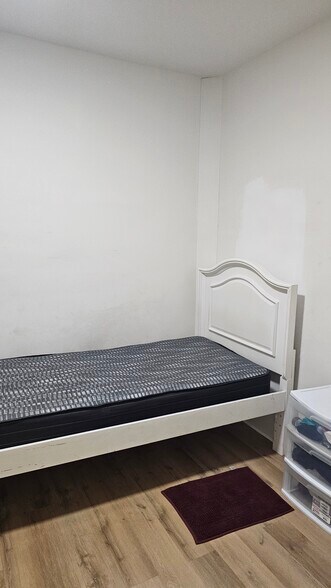 More Photos Of 5824 Torresdale Ave, Philadelphia Storefront Retail Residential For Sale