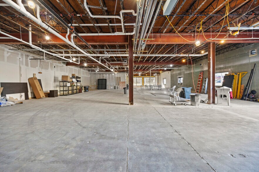 More Photos Of 419 E Market St, Sandusky Hotel For Sale