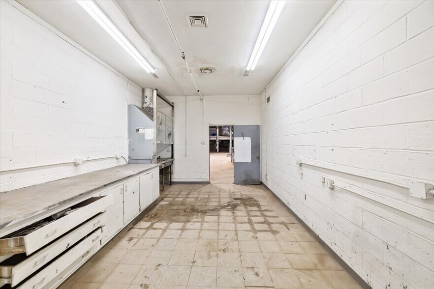 More Photos Of 15 Harold St, Westwood Manufacturing For Sale