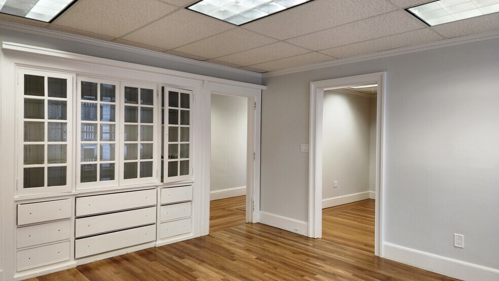 More Photos Of 28 Franklin Pl, Morristown Medical For Lease