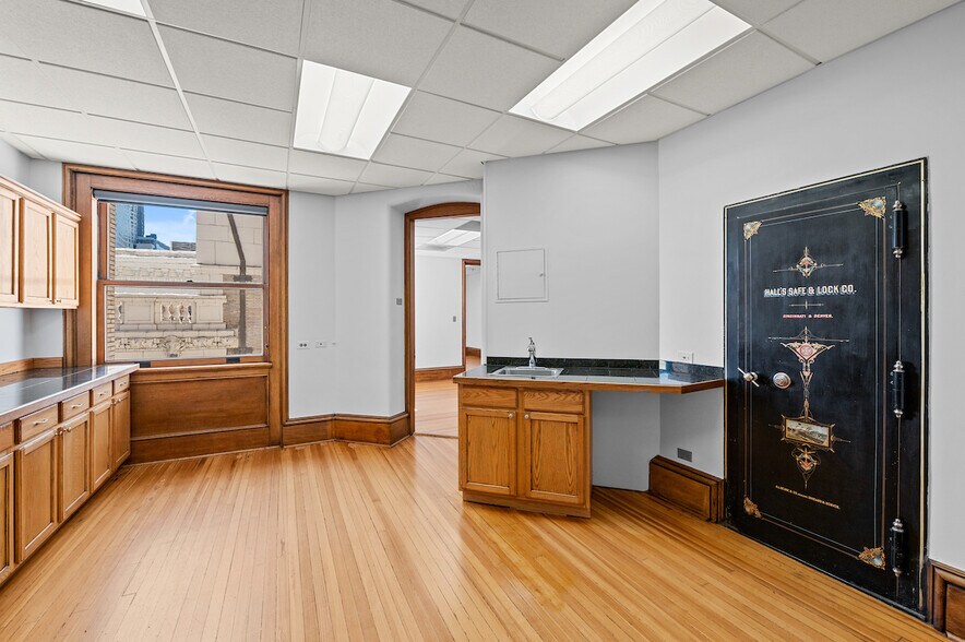 More Photos Of 730 17th St, Denver Office For Sale