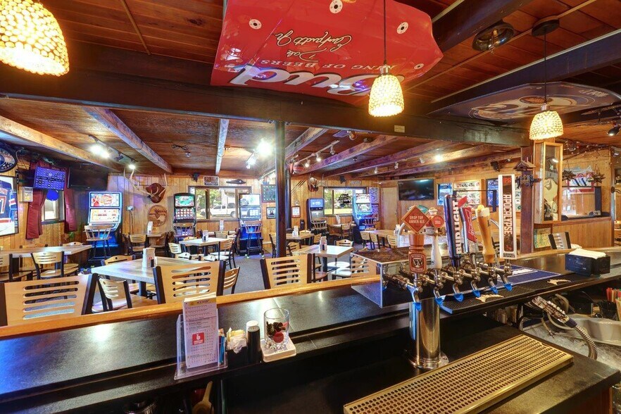 More Photos Of 996 Pacific Dr, Hammond Restaurant For Sale