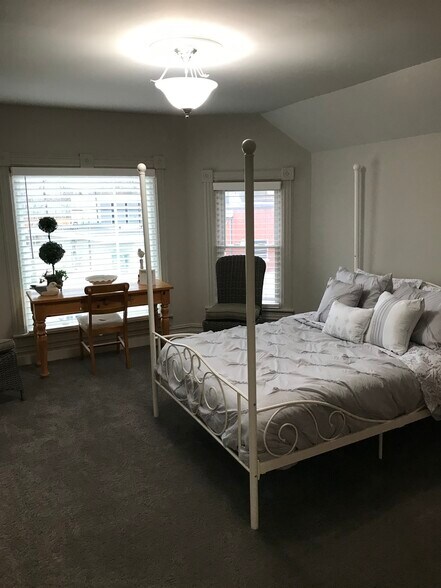More Photos Of 11058 Shook Rd, Romulus Office Residential For Sale
