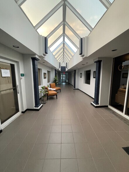 More Photos Of 2505 NW Boca Raton Blvd, Boca Raton Office For Sale