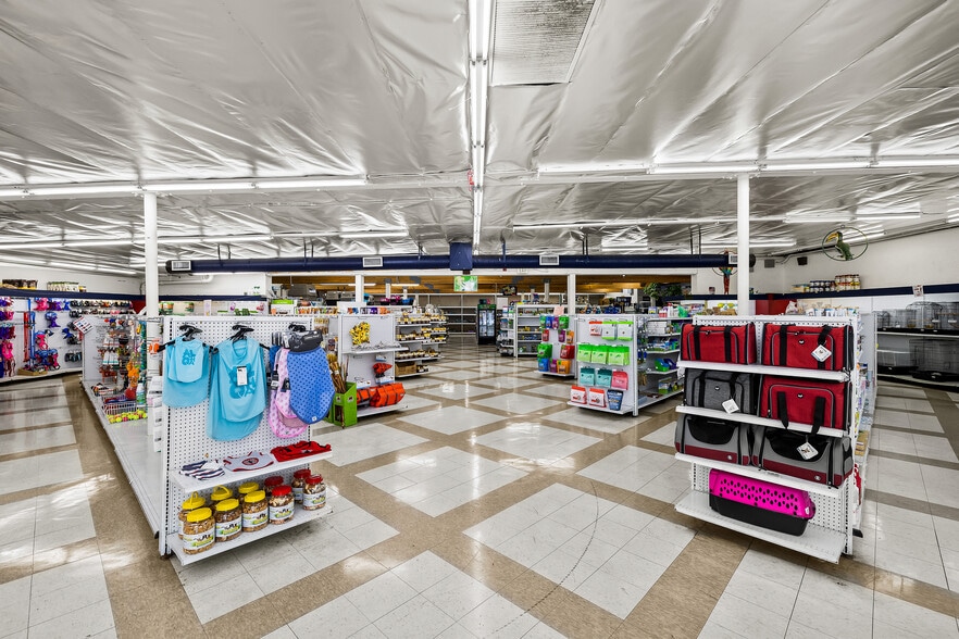 More Photos Of 9403 Las Tunas Dr, Temple City Freestanding For Sale