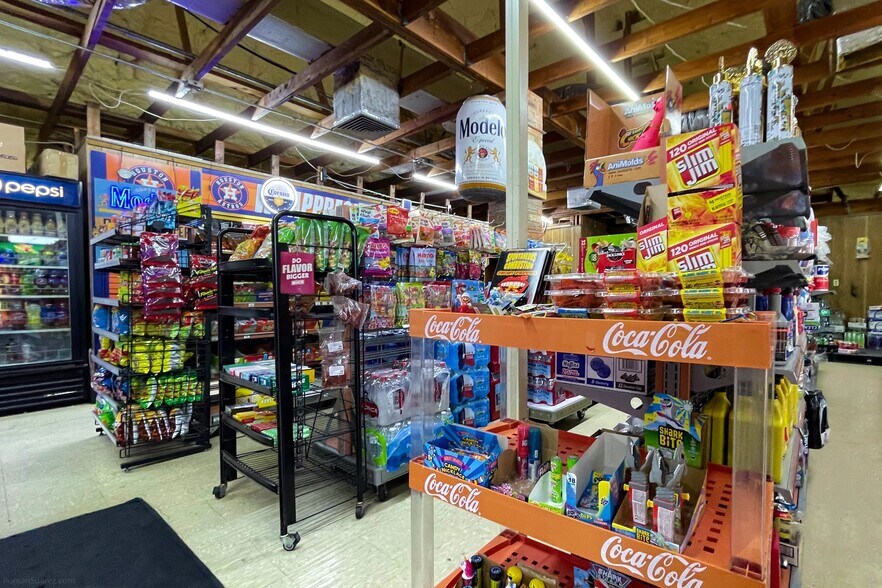 More Photos Of 701 Lincoln Ave, Robstown Convenience Store For Sale