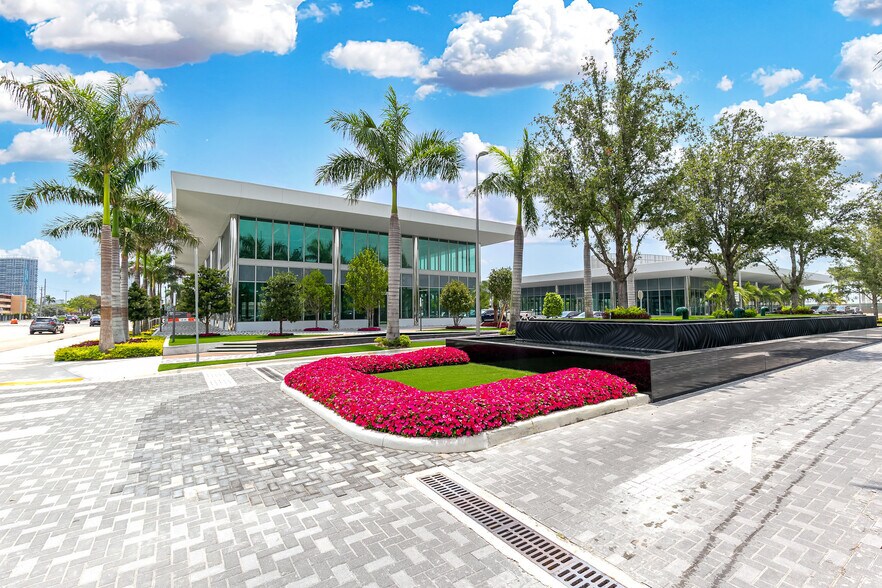 More Photos Of 1006 Hallandale Beach Blvd, Hallandale Beach Restaurant For Sale