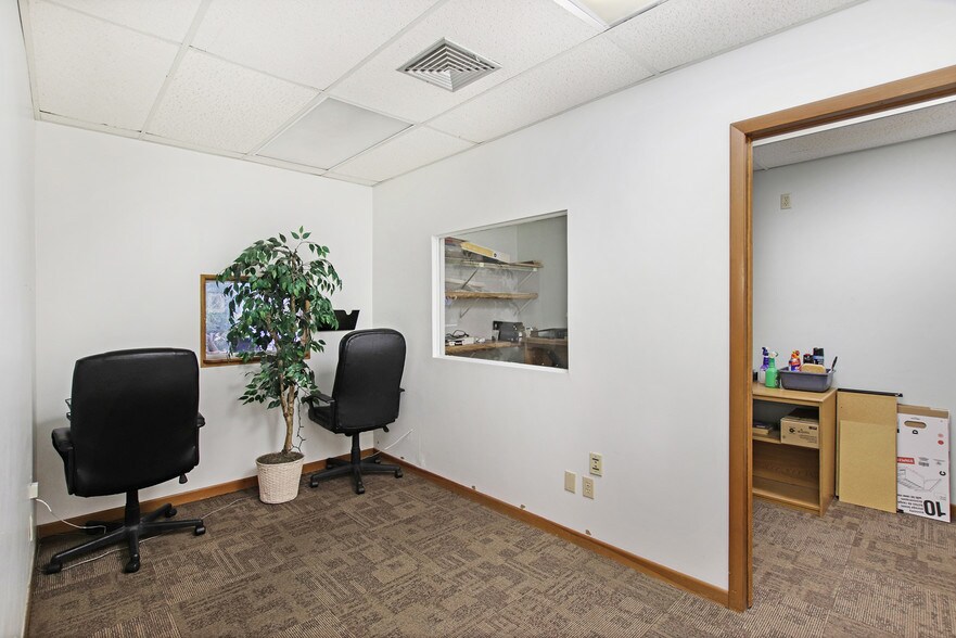 More Photos Of 710 1st Ave SW, Largo Office For Lease