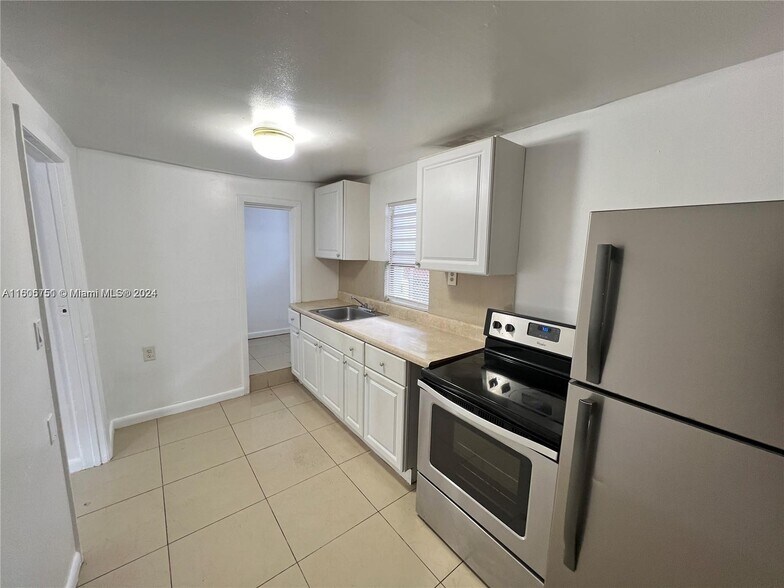 More Photos Of 548-550 NW 30th St, Miami Apartments For Sale