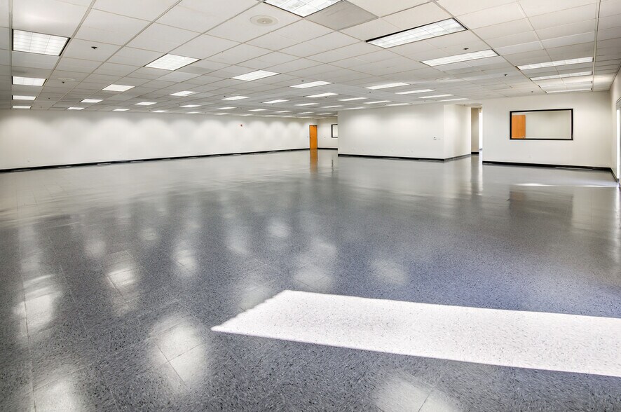 More Photos Of 2551 Santa Fe Ave, Redondo Beach Light Manufacturing For Lease