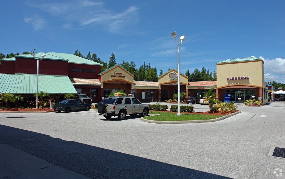 More Photos Of 10305 Causeway Blvd, Tampa Storefront Retail Residential For Lease