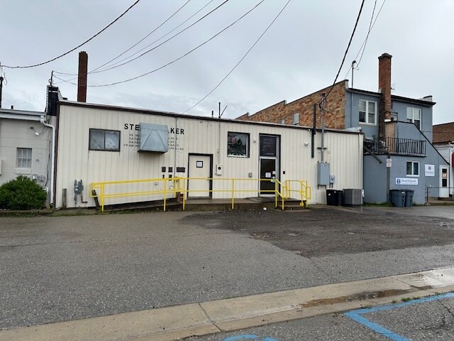 More Photos Of 144 E Huron St, Bad Axe Storefront For Sale