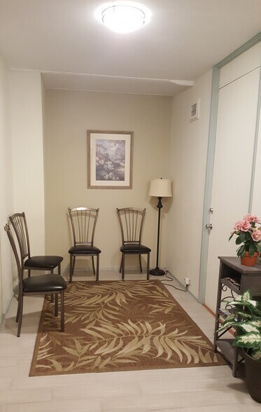 More Photos Of 401 Kamakee St, Honolulu Office For Sale