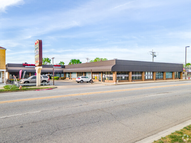 Primary Photo Of 7355 W Archer Ave, Summit Storefront Retail Office For Sale