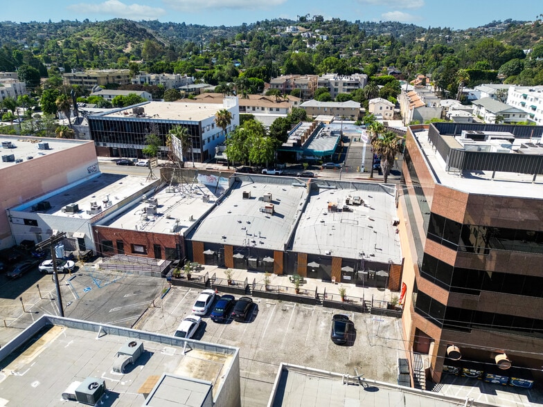 More Photos Of 15143-15153 Ventura Blvd, Sherman Oaks Storefront For Sale
