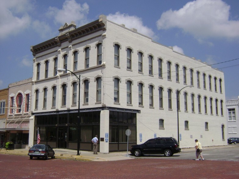 Primary Photo Of 2-4 W Ohio St, Butler Office For Lease