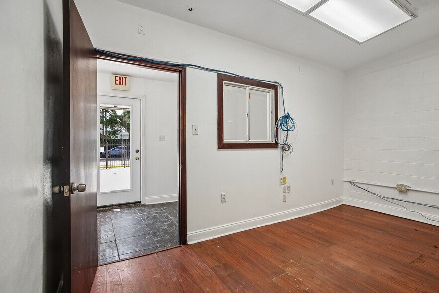 More Photos Of , New Orleans General Retail For Sale