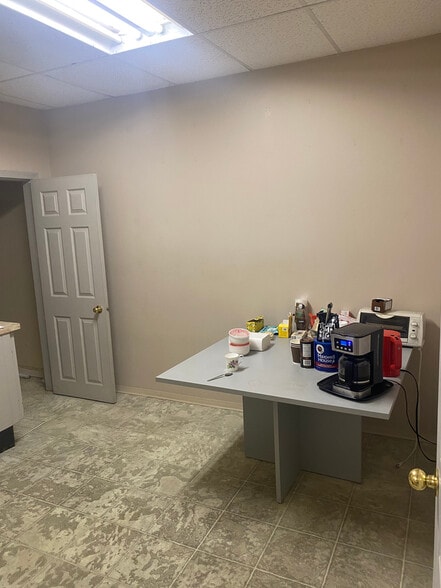 More Photos Of 33047 1st Av, Mission Office For Sale