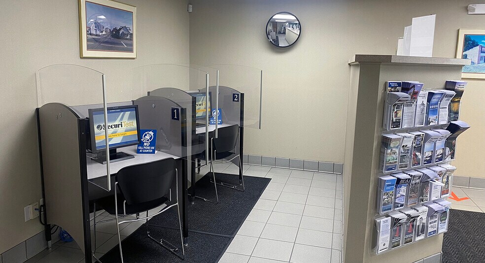 More Photos Of 27426 Southampton Pky, Courtland Office For Sale