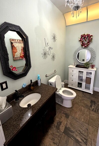 More Photos Of 106 East St, Hutto Office For Lease