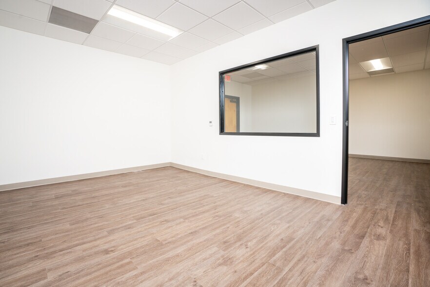More Photos Of 6160 Mission Gorge Rd, San Diego Loft Creative Space For Lease