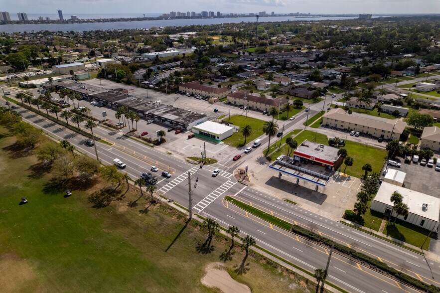 More Photos Of 599 Beville Rd, Daytona Beach General Retail For Sale